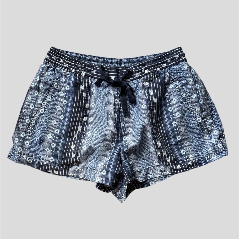 GAP brand ladies blue shorts with design